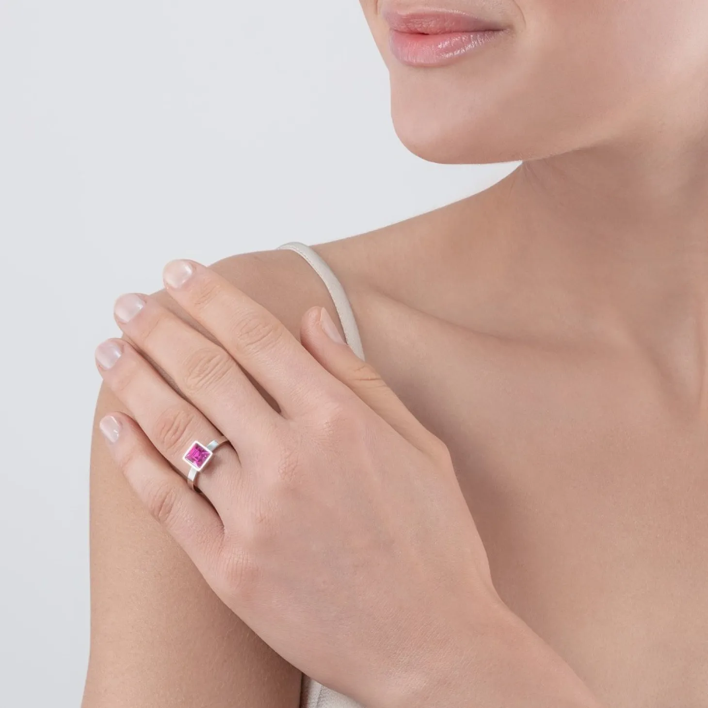 COEUR DE LION Brilliant Square Big Ring Silver Pink