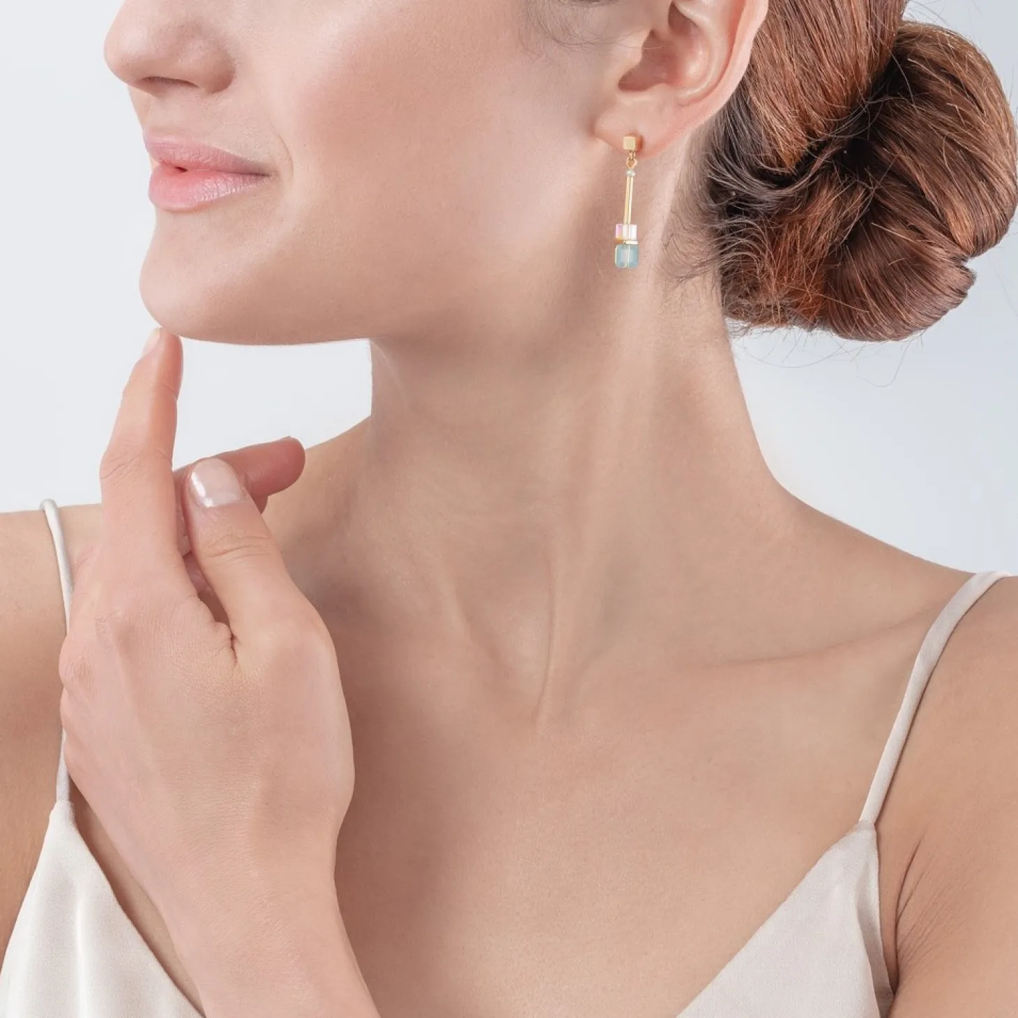 COEUR DE LION Cube Story Minimalistic Earrings Gold-Turquoise