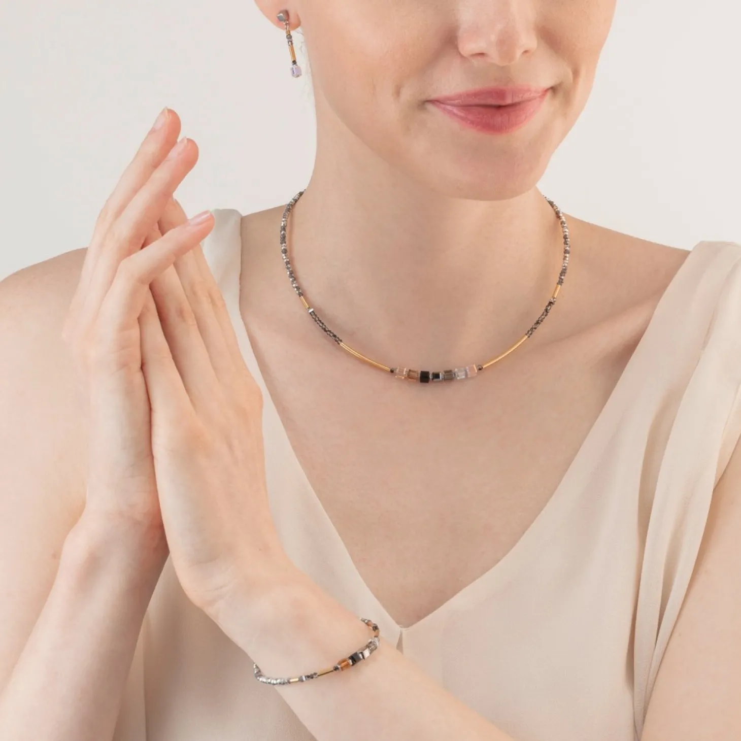 COEUR DE LION Cube Story Minimalistic Sparkling Bracelet Grey Gold