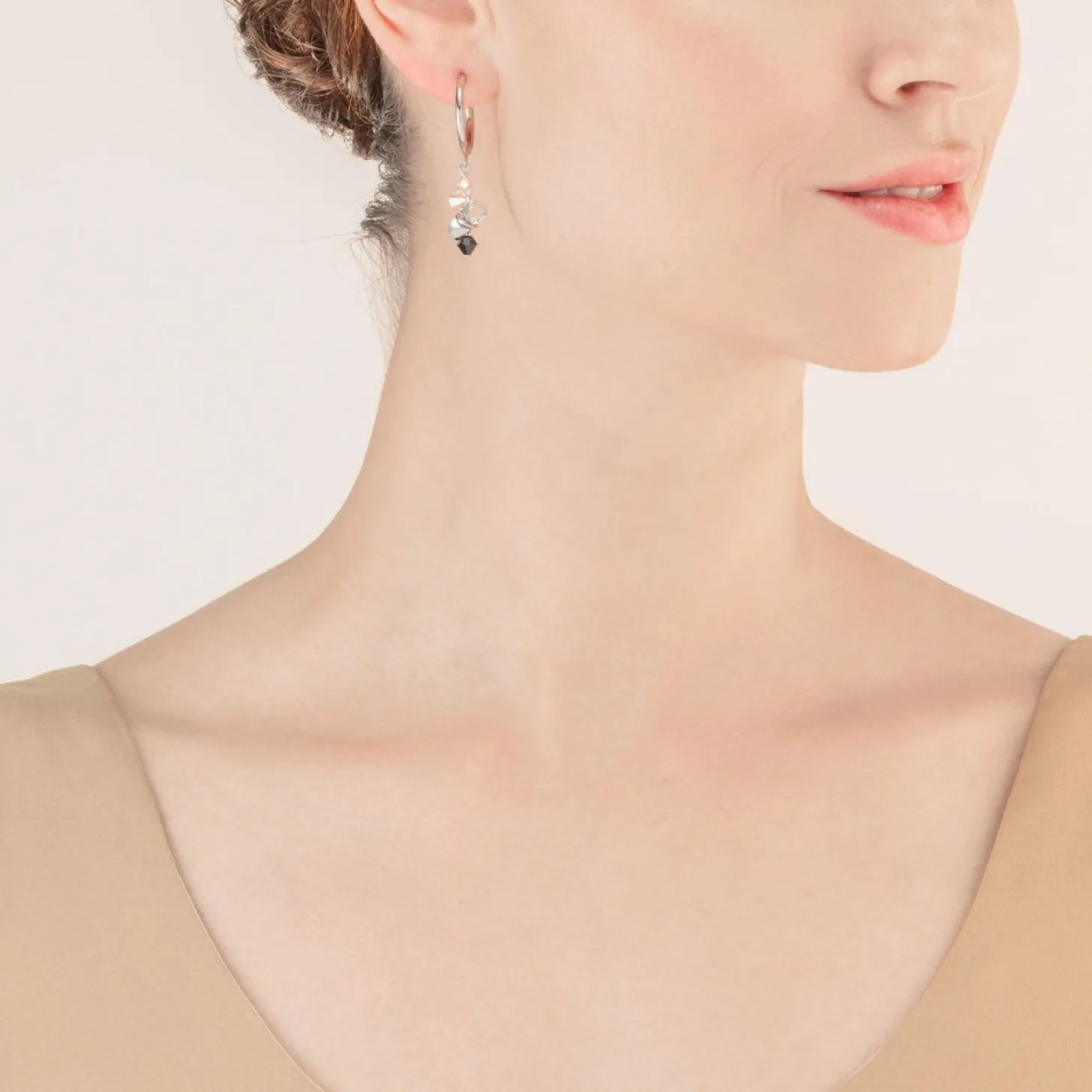 COEUR DE LION Dancing Crystals Earrings Silver Black