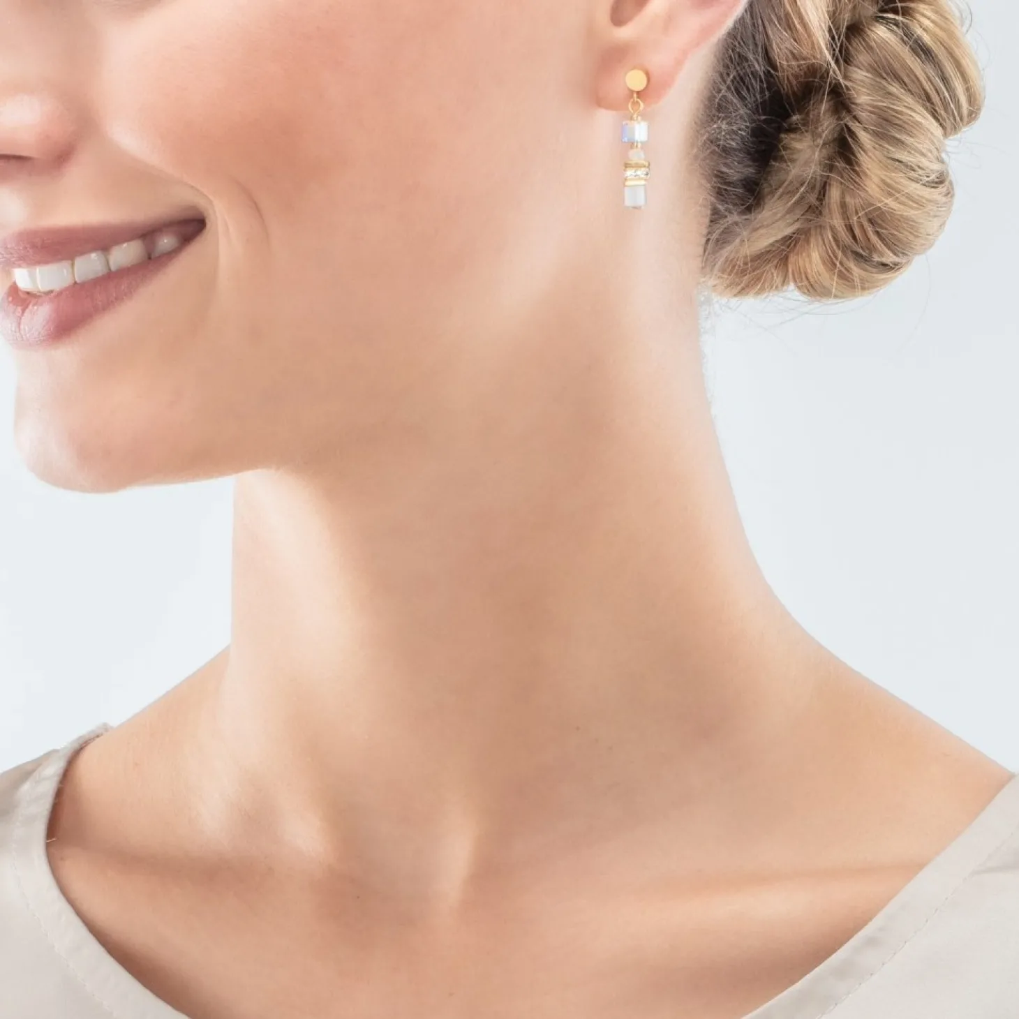 COEUR DE LION Mini Cubes Earrings Gold White